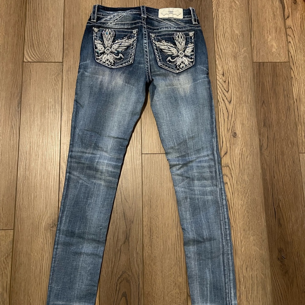 Miss me size 26 easy skinny mid rise jean. Inseam 31.5